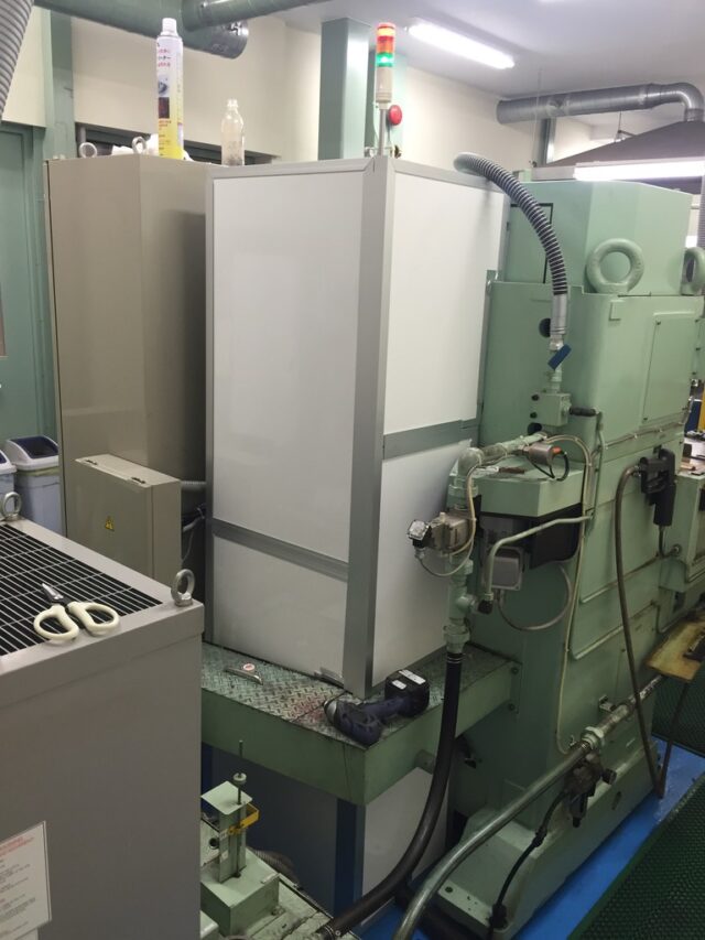 工場内のモーター騒音対策～事前に防音ボックスを作成し現場にて調整