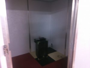 簡易防音室内部