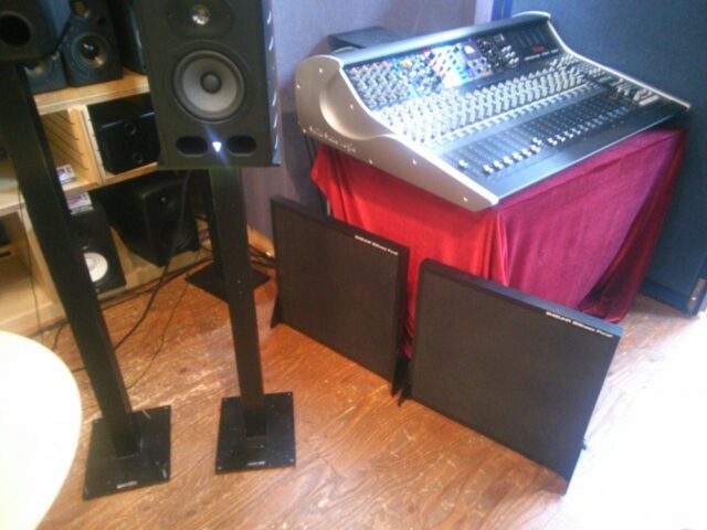 タイムドメインスピーカーとフラッターエコーの処理