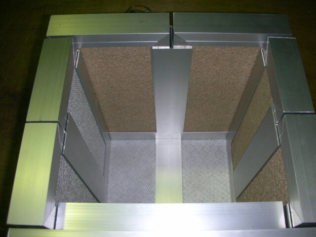 新しく簡易防音室の模型を作りました