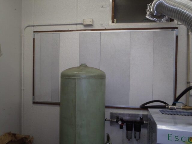 工場の窓部分の防音対策～「一人静 タイプＡ」使用