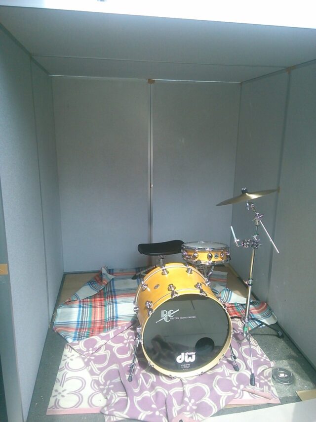 「SHIZUKA Stillness Panel」でドラムの音響測定