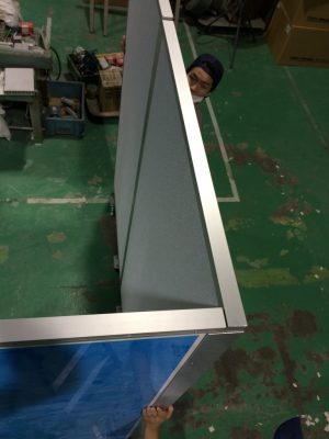 付属の枠で組み立て