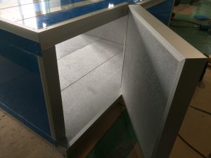 前後に開閉できる仕組み