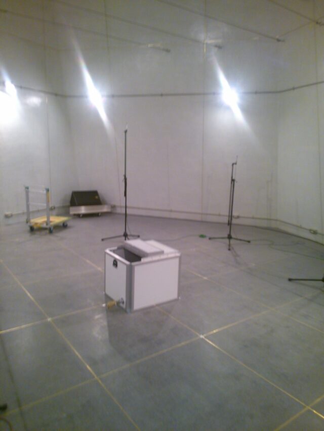 防音材の吸音効果測定～現場を想定した測定（残響室法）