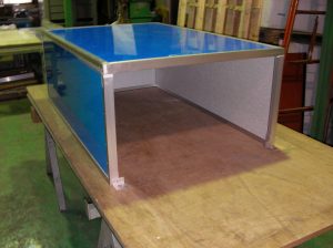 チラー側面と天井部分を覆います