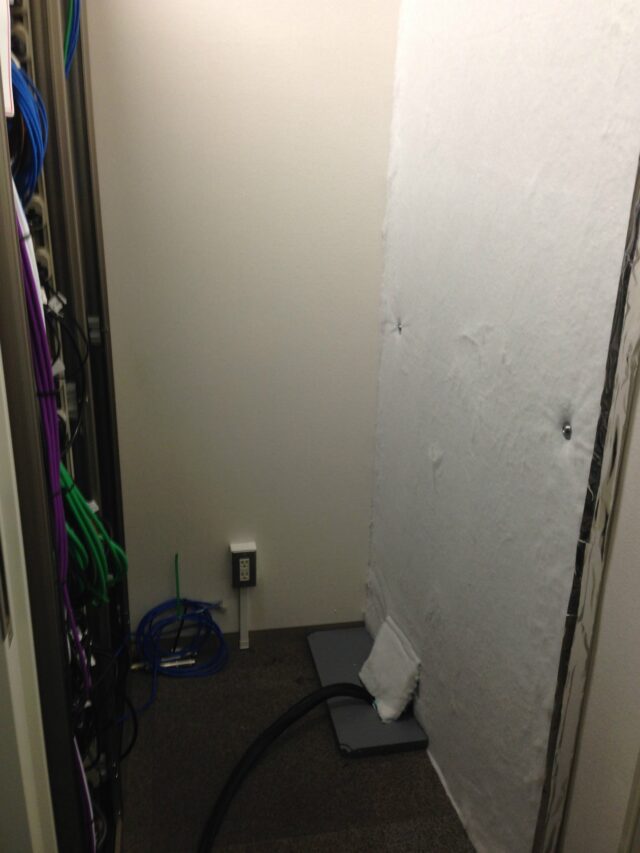 隣室への静音化！サーバー騒音対策＠東京『NHKメディアテクノロジー様』