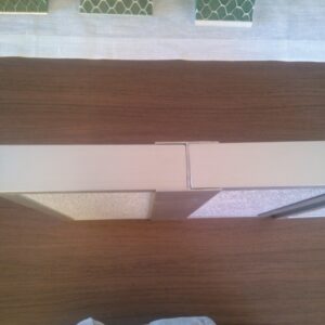 H型ワクとパネルをはめ込みます