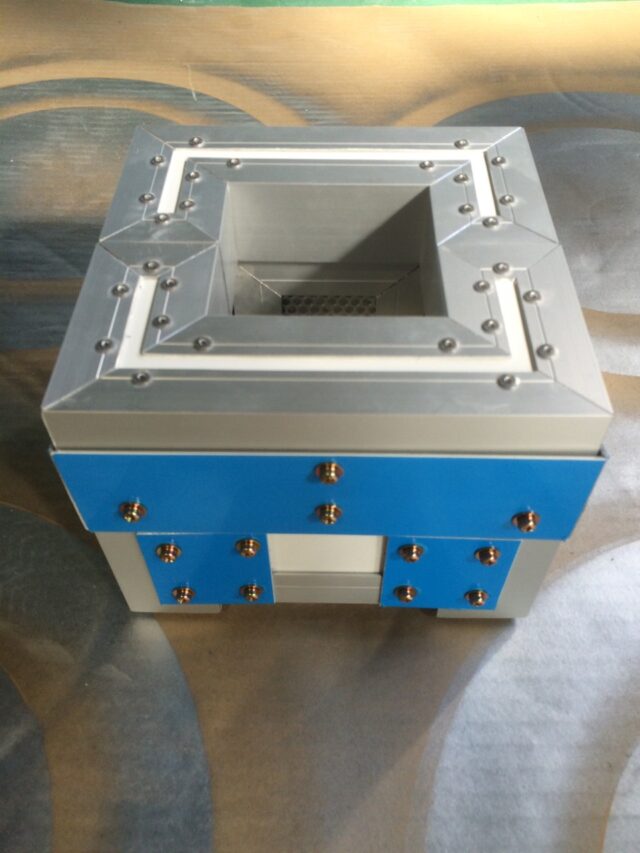 食品工場エアーコンプレッサー騒音対策BOXを製作＠兵庫県