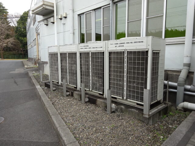 室外機の騒音対策～防音壁設置工事における注意点や施工の手順について