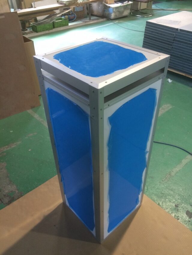 機械の放熱・排気部にサイレンサーを施工