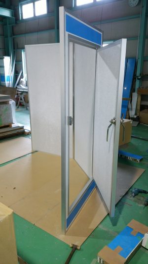 扉も作りました