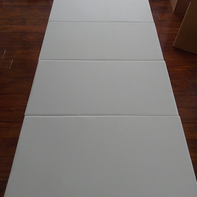 事務所・会議室・オーディオルームの静音化に～室内の反響音を抑える吸音材「一人静Grace」