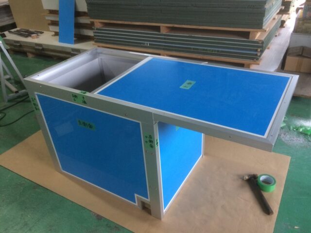 コンプレッサー用防音ボックス～簡単に機械メンテナンスが可能です～