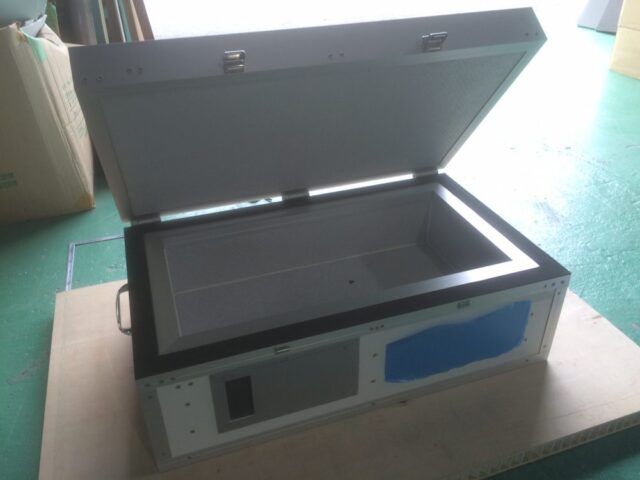 異音検査機器の騒音対策～低周波音域に強い防音箱