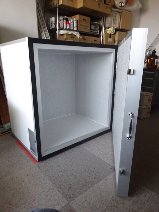 新人営業の初受注～簡易無響音BOXのご紹介