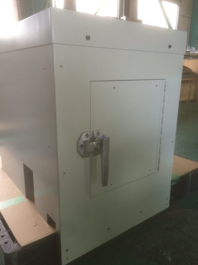 配線巻取り機用エンジンの騒音対策＠茨城～外装にボンデ鋼板を使用した5面体防音ボックスで18.5dBの低減に成功