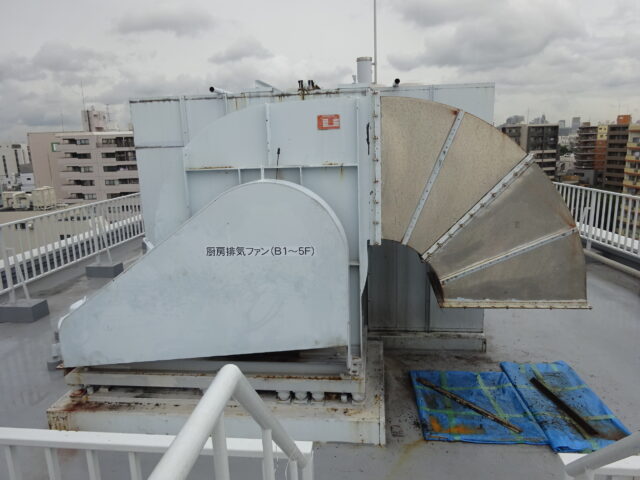 複合施設ビルに設置している大型ファンの騒音測定@神奈川