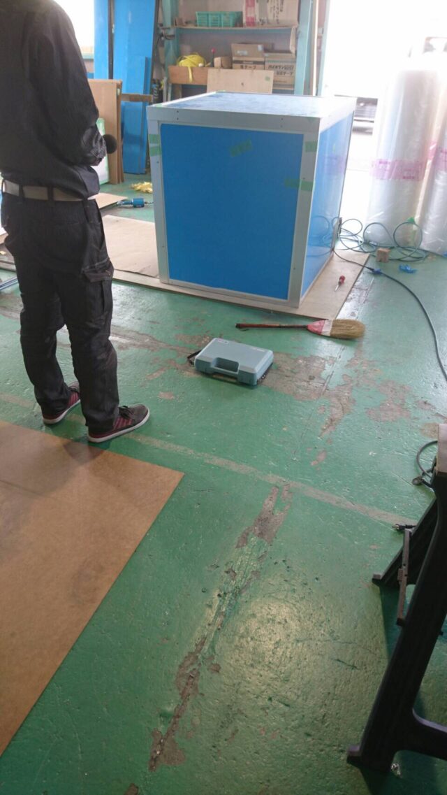 コンセント導線のある機械・機器向けBOX型吸音パネルを製作