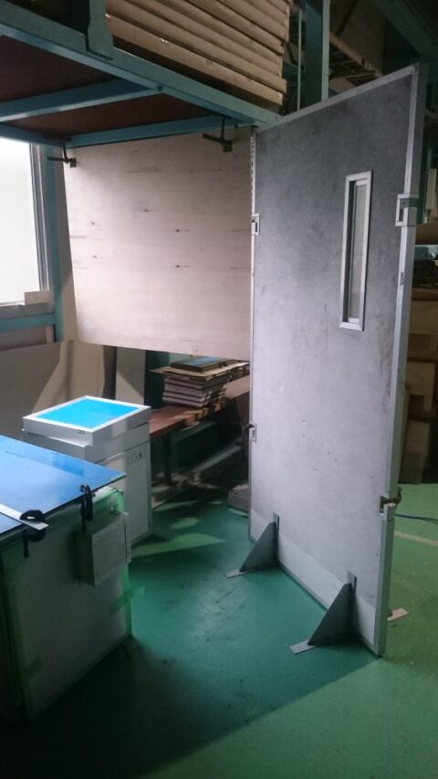 スタンド(脚)付き防音パネル～工場内、工事現場、オフィスや公共施設にて