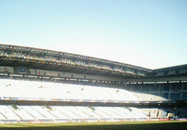 サッカースタジアム内の防音対策を目標に