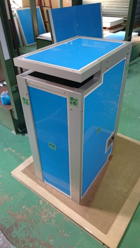 クリーンルーム内、遠心分離機用防音BOX～一人静タイプZで簡単施工