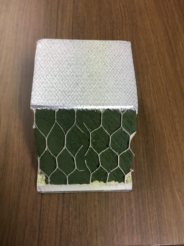 振動が少なく吸音が難しい低周波～弊社の低周波用の吸音パネルで対策できます