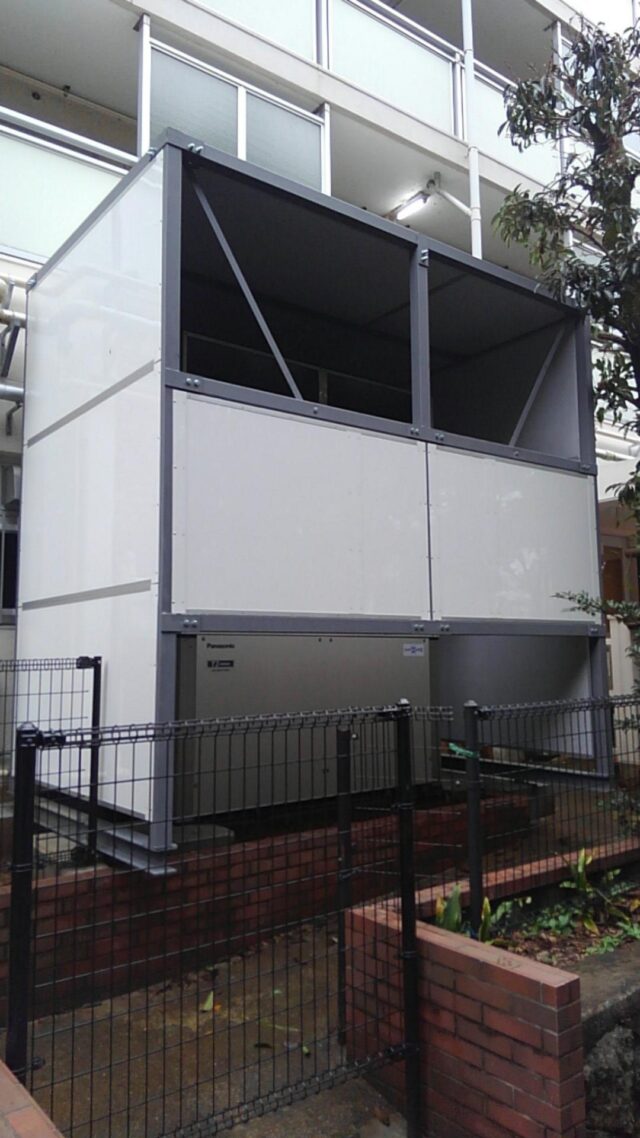 エンジン稼働音の室外機に防音壁施工＠東京