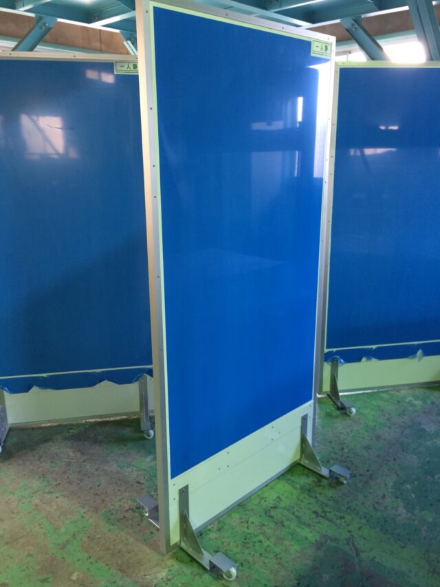 工場・オフィス・応接室・音楽教室などに簡単設置～吸音パーティションのすすめ