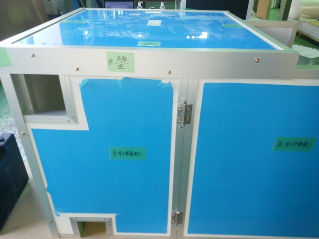 岩石カッター用防音ボックス