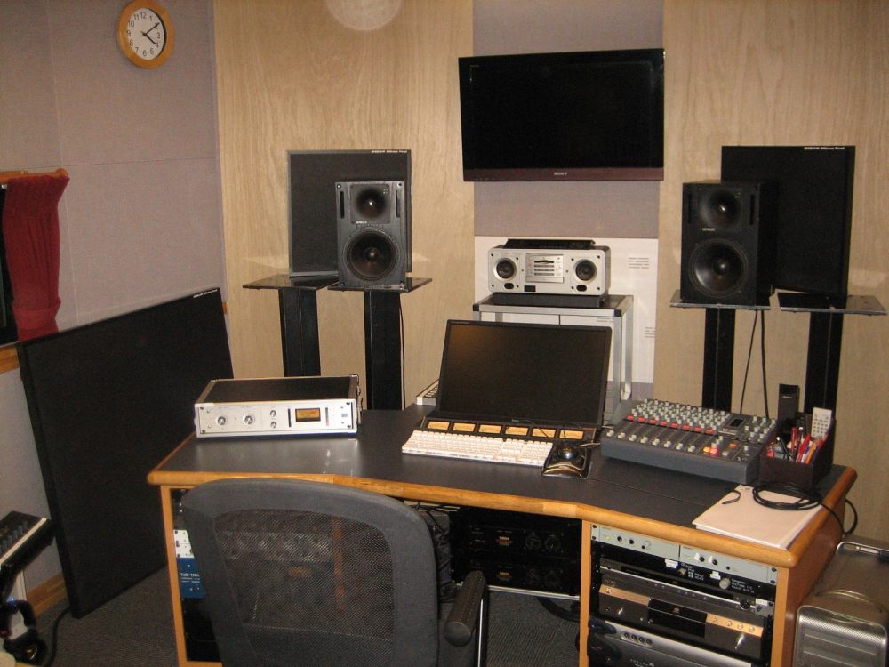 restrict sound with sound absorbing panel 株式会社静科