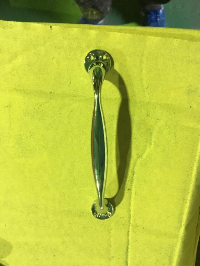 弊社吸遮音パネル製品に使用している『取っ手』の種類～埋め込み式や180°回転式など