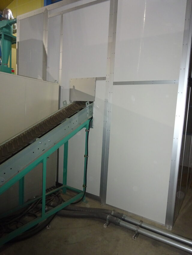 電線素材粉砕機の防音室を施工＠愛知県～新規導入の場合は発生音を想定し使用する吸遮音パネルを選定