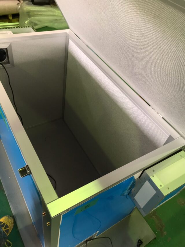 コンプレッサーの騒音対策用防音ボックスを製作～機器による熱篭りを防止