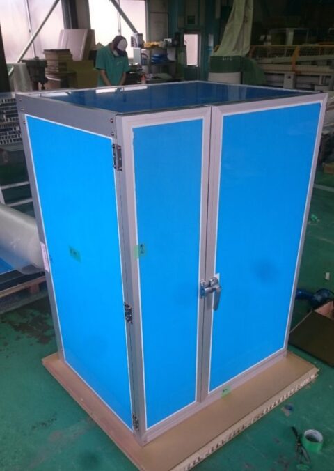 製粉・製油工場内の振とう機の騒音対策～観音扉式防音ボックスを採用