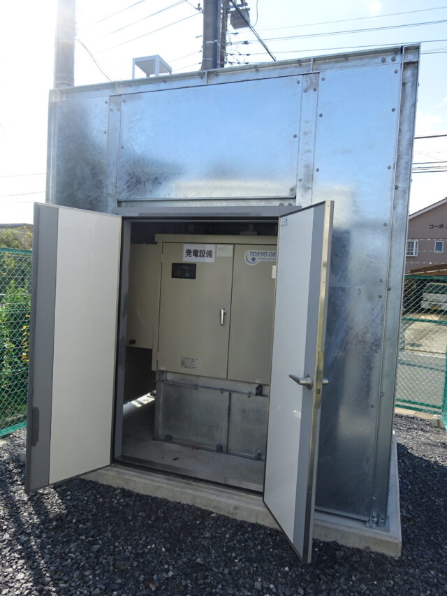 工場屋外の発電機の騒音対策＠千葉県～遮音性能が高い吸音パネルに鉄板を追加し低周波音を低減