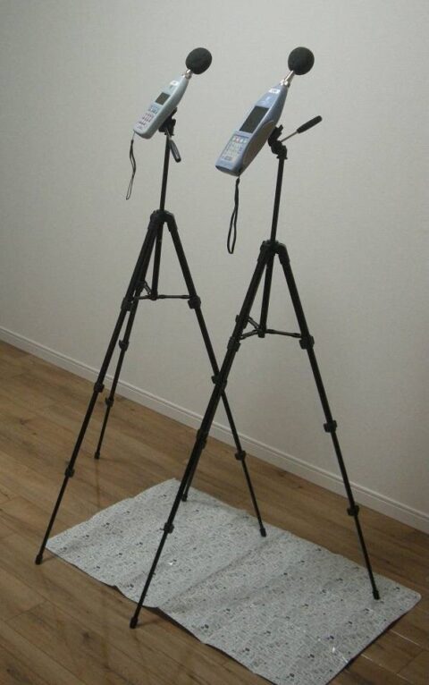 マンションの部屋内部で騒音測定を実施～マンション外からの騒音レベルや周波数帯を調査