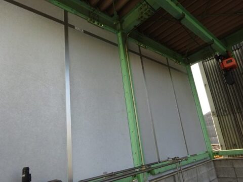 工場内のプラズマ溶射機の騒音対策～防音壁の設置により高周波騒音を大幅低減