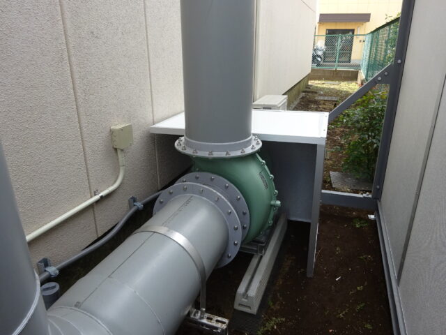 吸水用ポンプのモーター騒音対策～防音カバーと防音壁併用で効果アップ