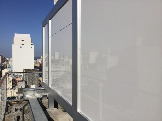 宿泊施設屋上の室外機の騒音対策～防音壁の設置方法や注意点など