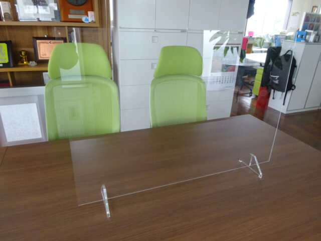 アクリルパーテーションの販売を開始いたしました