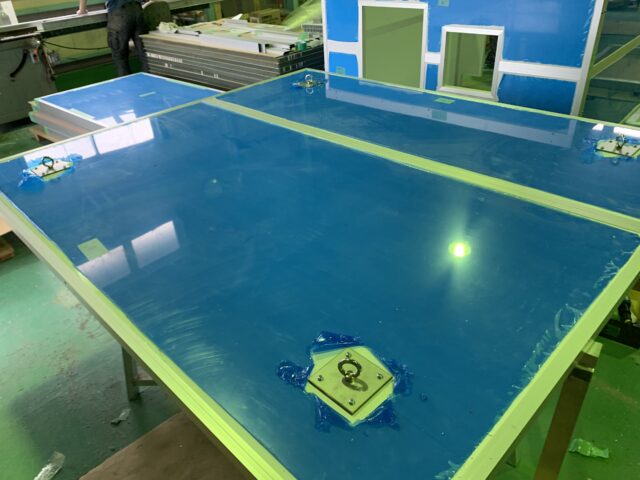 自動車工場内のポンプの騒音対策～オーダーメイドの防音カバーで労働環境を改善