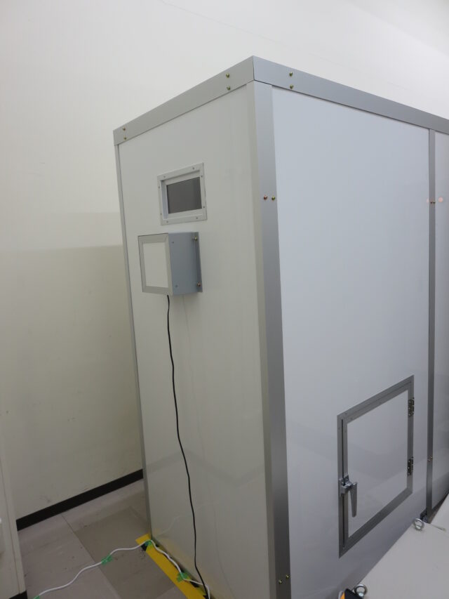 工場内のオイルクーラーの騒音対策＠山梨県～放熱性のある防音ボックスを施工