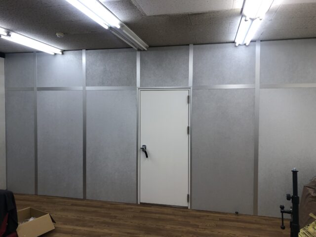 音楽スタジオの防音対策@新潟〜間仕切り壁と防音扉を施工