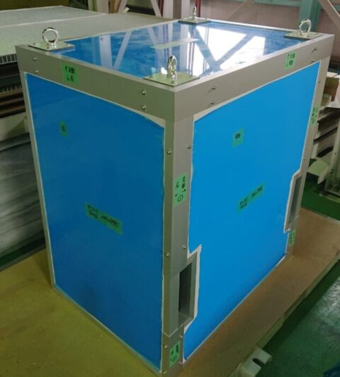 自動車関連メーカー様へ納入した耐水性防音ボックスを組立画像と共にご紹介