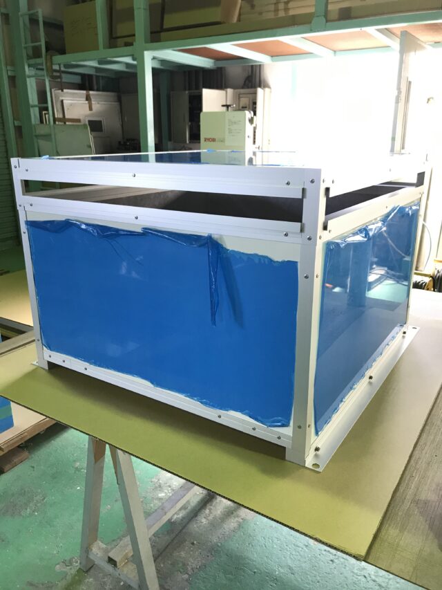 屋外の電気キュービクルの換気扇の騒音対策～3つの仕様を提案した5面体のサイレンサーを製作