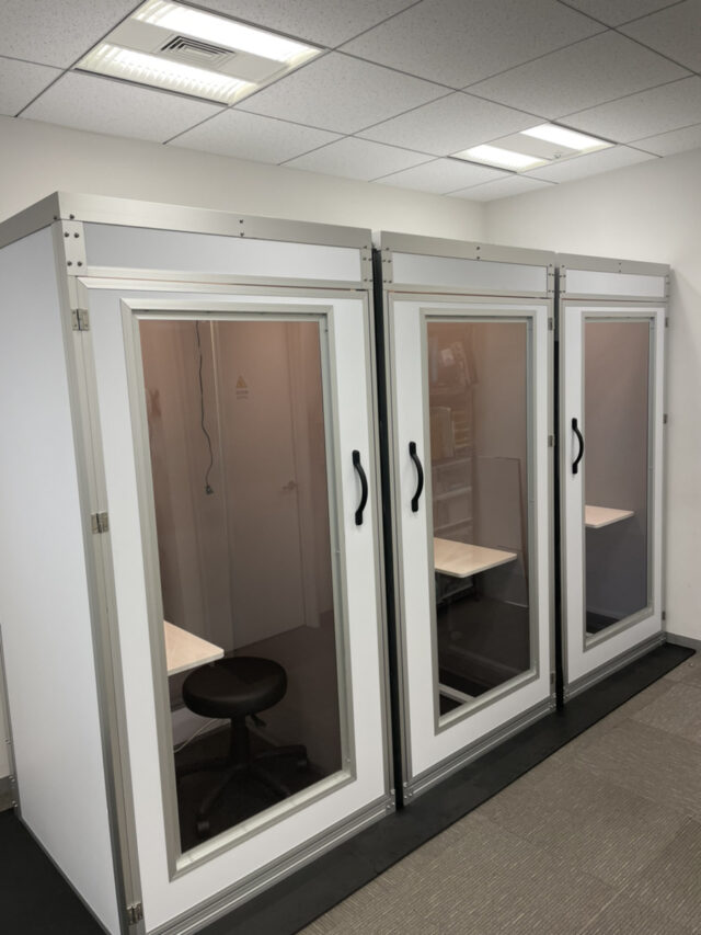 オープンオフィスに『一人用防音ブース』を納入@東京都～ビデオ会議やリモート通話用に最適