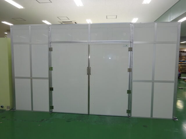 フィルム剥がし装置の騒音対策～低音特化のパネル『一人静タイプL』で防音室を製作