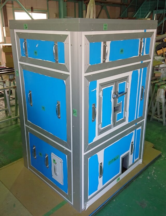 精密機器メーカー様向けに電子装置用の防音ボックスを製作