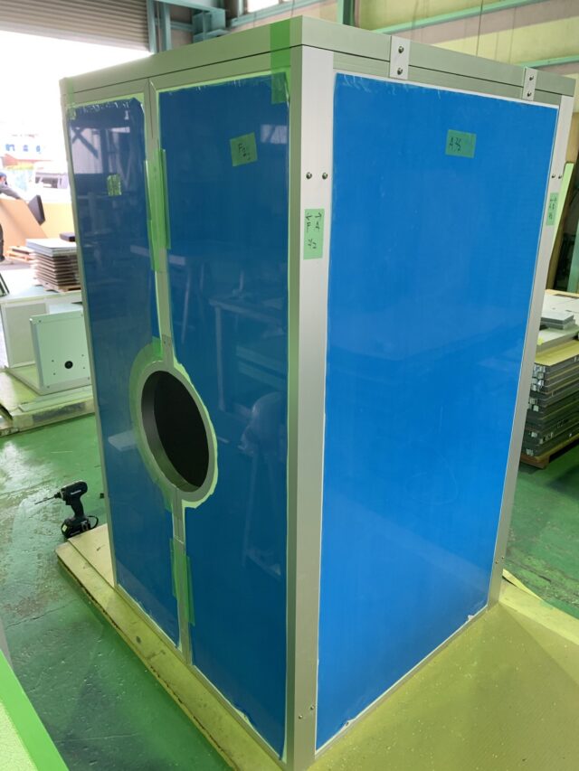 工場外のポンプ騒音対策～耐水性・耐食性に優れた防音カバーを製作